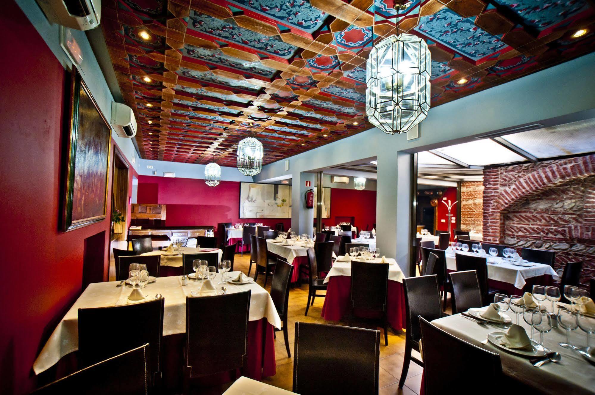 Hotel Condes De Castilla Segovia Ngoại thất bức ảnh